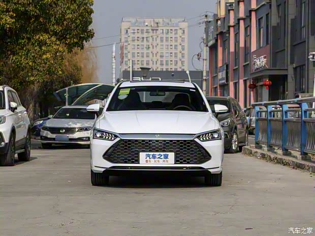 比亞迪 秦PLUS 2023款 DM-i 120KM 尊貴型