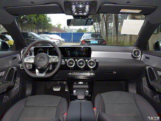 奔馳(進(jìn)口) 奔馳CLA 2022款 改款 CLA 200 4MATIC