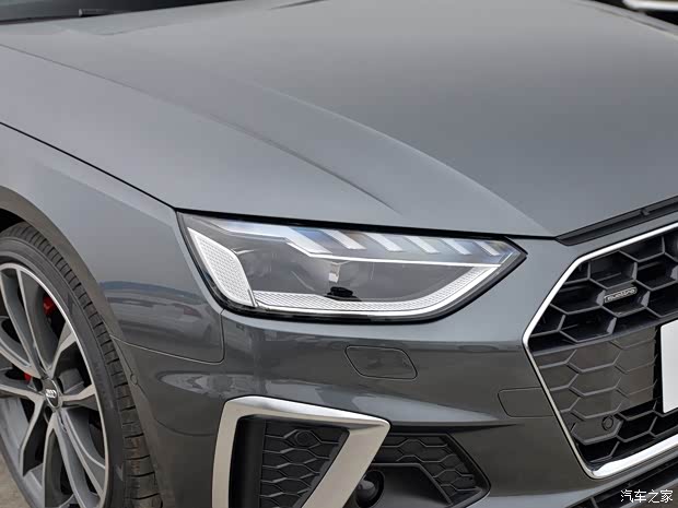 一汽-大众奥迪 奥迪A4L 2020款 45 TFSI quattro 臻选动感型