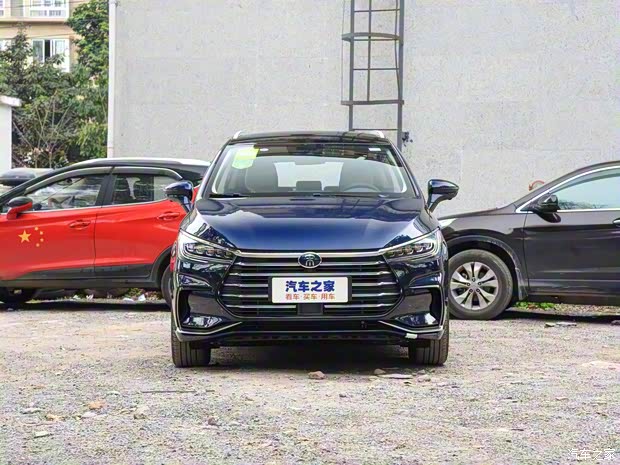 比亚迪 宋MAX新能源 2022款 DM-i 105KM 旗舰型 比亚迪 宋MAX新能源 2022款 DM-i 105KM 旗舰型