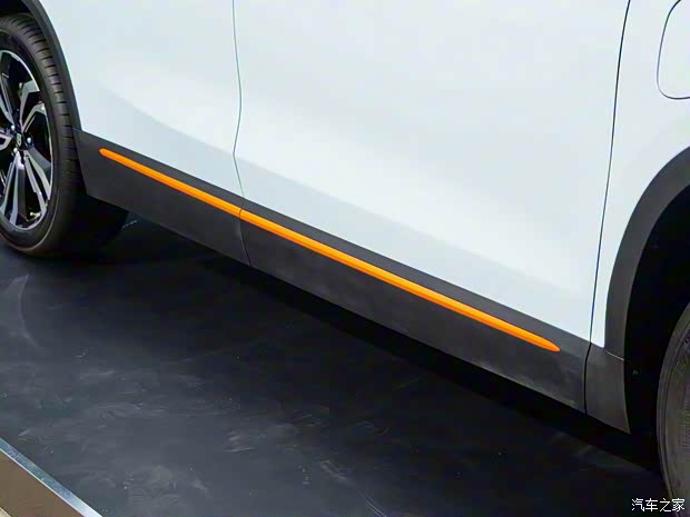 創(chuàng)維汽車 創(chuàng)維EV6 2022款 620 標(biāo)準(zhǔn)版