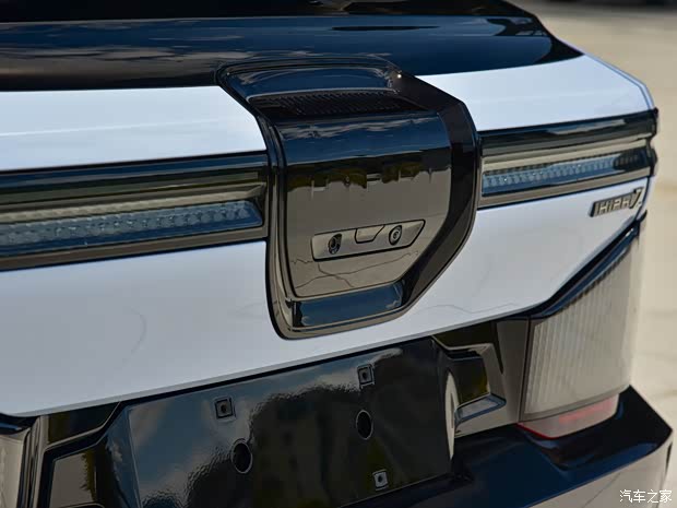 華人運(yùn)通 高合HiPhi Z 2023款 四座版