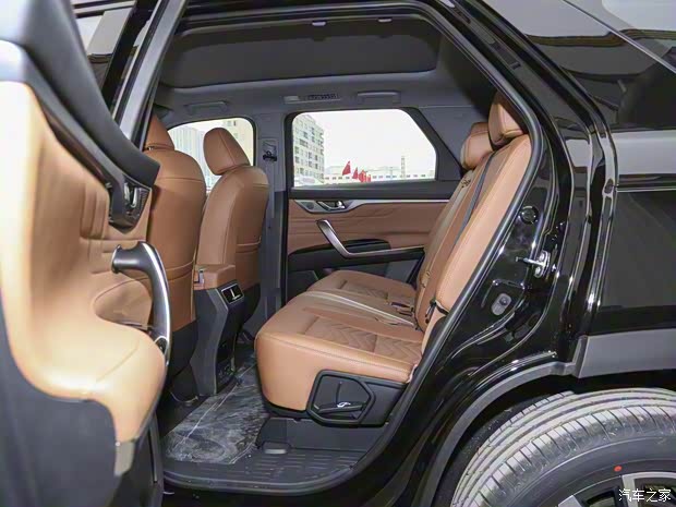 长安汽车 长安CS95 2023款 2.0T 两驱豪华型PLUS 长安汽车 长安CS95 2023款 2.0T 两驱豪华型PLUS