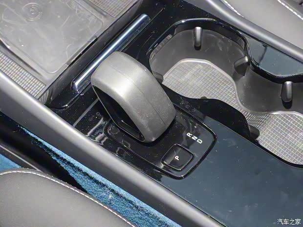 沃尔沃亚太 沃尔沃C40 2022款 四驱高性能版 PRO 沃尔沃亚太 沃尔沃C40 2022款 四驱高性能版 PRO