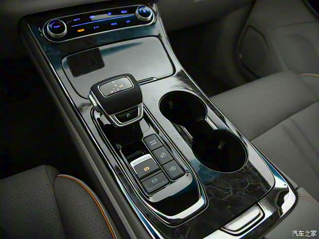 东风风行 风行·游艇 2022款 1.5T DCT揽月版 东风风行 风行·游艇 2022款 1.5T DCT揽月版