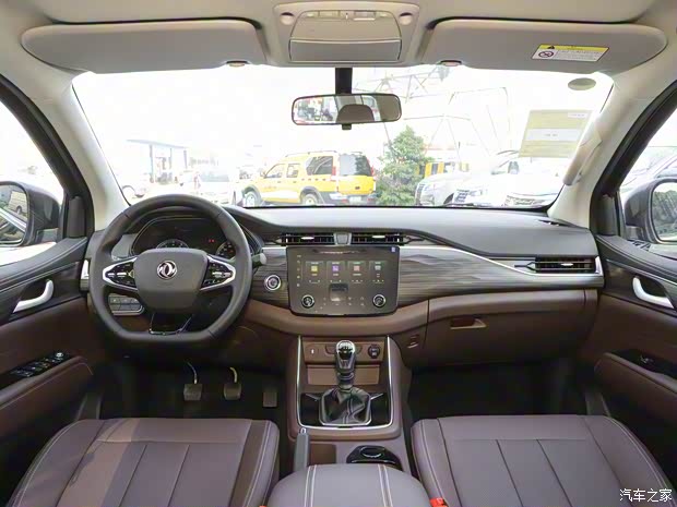 郑州日产 帕拉索 2022款 2.0T 手动两驱尊雅型 郑州日产 帕拉索 2022款 2.0T 手动两驱尊雅型