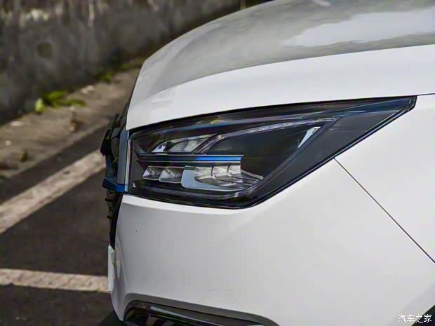 眾泰汽車 眾泰T300新能源 2018款 EV 旗艦型