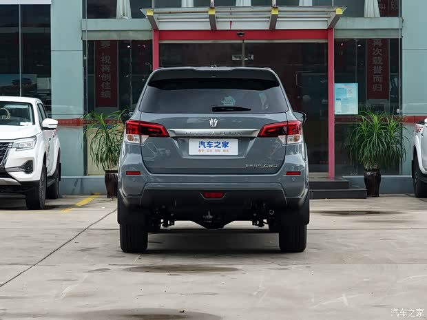 郑州日产 帕拉丁 2023款 2.0T 四驱智享型