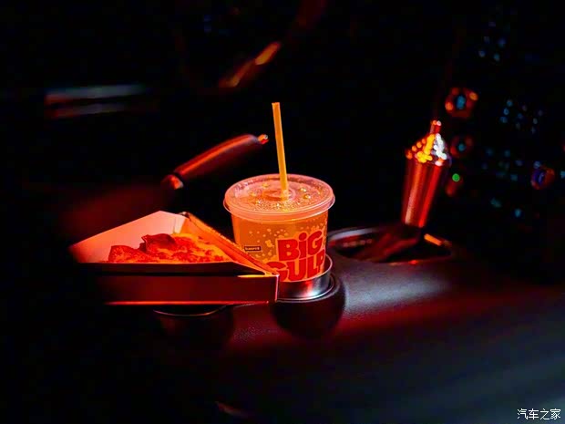 福特(進(jìn)口) Mustang 2022款 Model 711