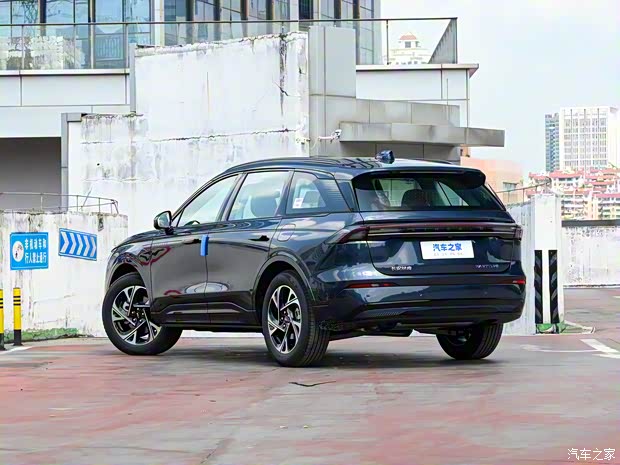 長安林肯 航海家 2023款 2.0T 四驅(qū)尊逸混動版