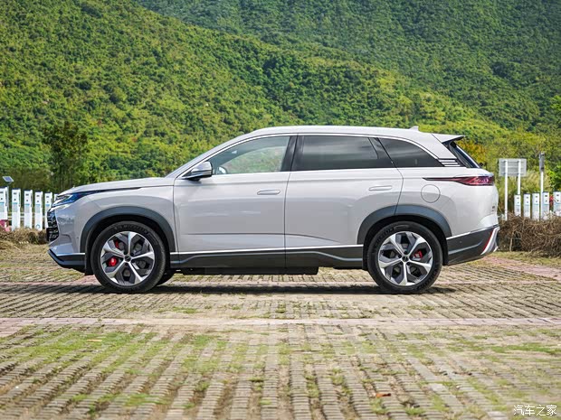 比亚迪 护卫舰07 2023款 DM-p 175KM 四驱旗舰型 比亚迪 护卫舰07 2023款 DM-p 175KM 四驱旗舰型