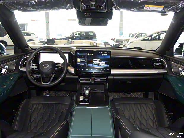 广汽乘用车 传祺GS8 2022款 领航系列 2.0TGDI 两驱尊贵版（七座）