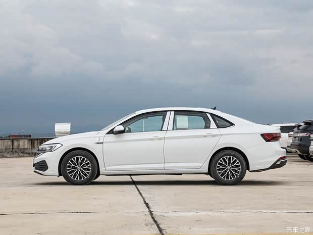 一汽-大众 速腾 2023款 200TSI DSG飞越版 一汽-大众 速腾 2023款 200TSI DSG飞越版