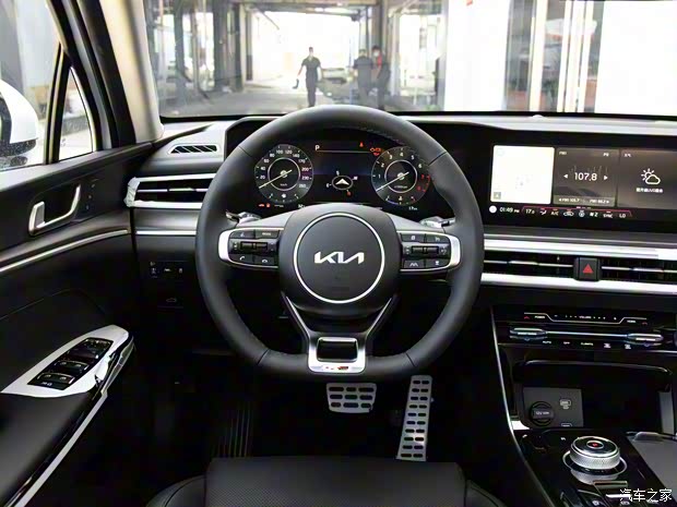 东风悦达起亚 K5凯酷 2021款 380T GT-Line 旗舰版 东风悦达起亚 K5凯酷 2021款 380T GT-Line 旗舰版