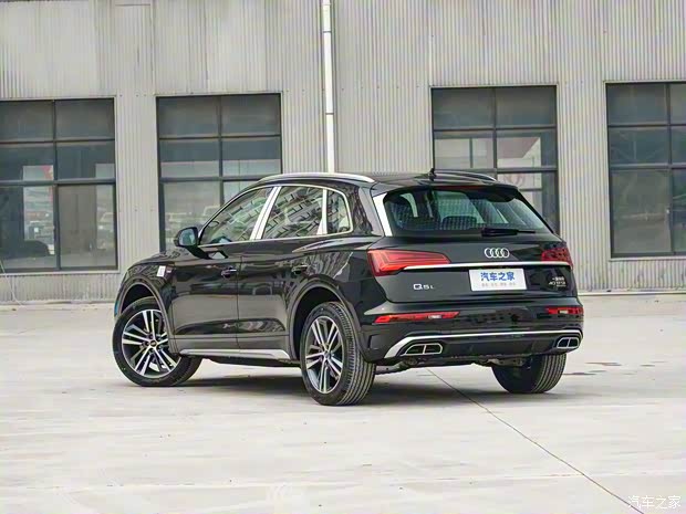 一汽奧迪 奧迪Q5L 2023款 40T 時(shí)尚動(dòng)感型