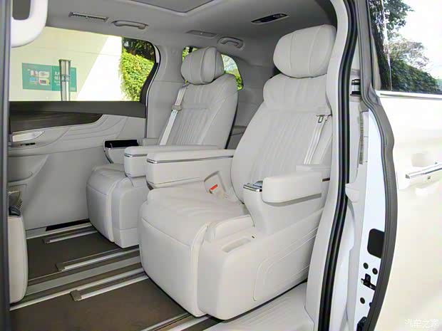 上汽集团 荣威iMAX8 2023款 基本型 上汽集团 荣威iMAX8 2023款 基本型