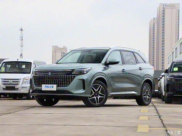 赛力斯蓝电 蓝电E5 2023款 1.5L DE-i 100KM臻享型 5座 赛力斯蓝电 蓝电E5 2023款 1.5L DE-i 100KM臻享型 5座