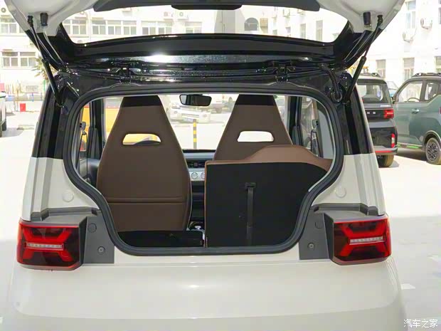 上汽通用五菱 宏光MINIEV 2022款 GAMEBOY 300km 玩咖款 上汽通用五菱 宏光MINIEV 2022款 GAMEBOY 300km 玩咖款