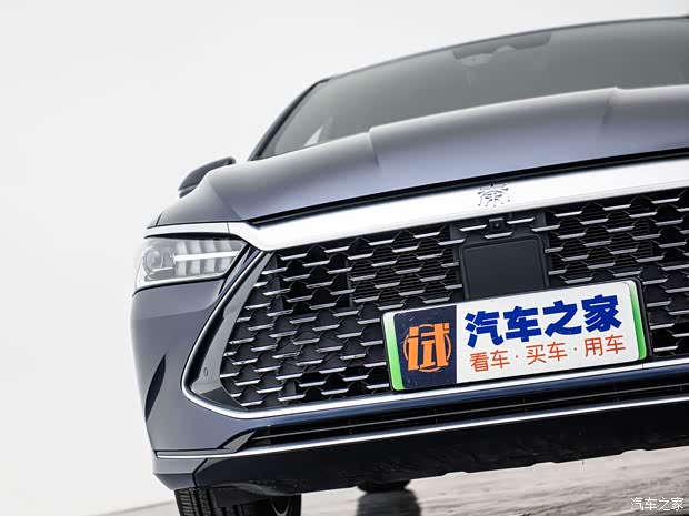 比亞迪 秦PLUS 2023款 冠軍版 DM-i 120KM 旗艦型