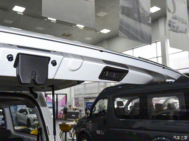 北京汽車制造廠 王牌M7 2022款 1.6L 長軸標(biāo)準(zhǔn)型 7座