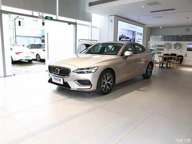 沃尔沃亚太 沃尔沃S60 2023款 B4 智逸豪华版 沃尔沃亚太 沃尔沃S60 2023款 B4 智逸豪华版
