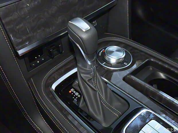 日產(chǎn)(進口) 途樂 2023款 ARMADA 5.6L 無敵艦隊旗艦版