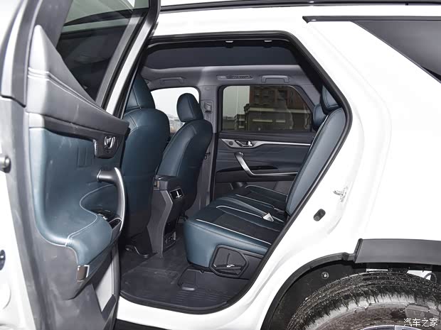 長安汽車 長安CS95 2023款  基本型