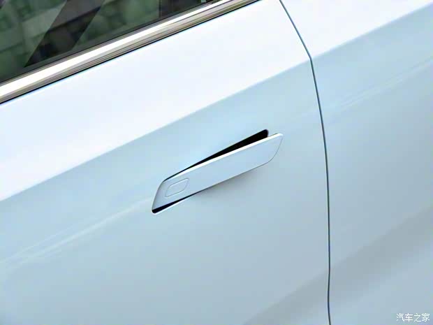 睿蓝汽车 睿蓝7 2023款 605km 猎光 睿蓝汽车 睿蓝7 2023款 605km 猎光