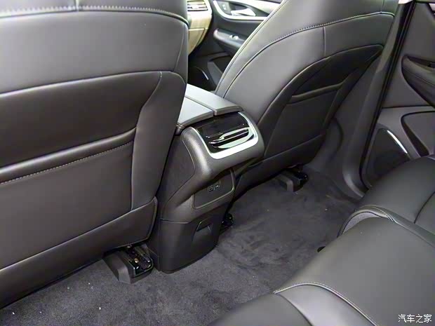 上汽通用別克 昂科旗 2020款 28T 兩驅(qū)戰(zhàn)旗型