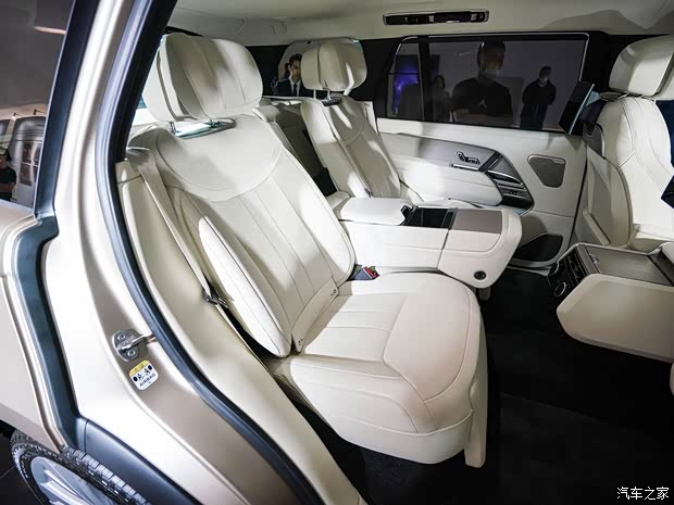 路虎(進(jìn)口) 攬勝 2022款 4.4 V8 530PS 首發(fā)版