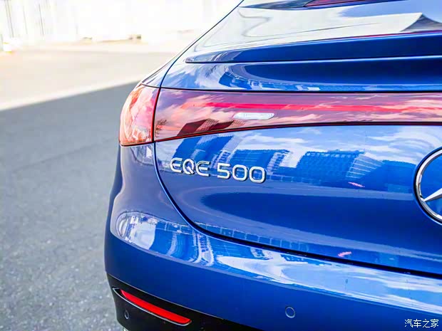 梅賽德斯-EQ 奔馳EQE(海外) 2022款 500 AMG Line