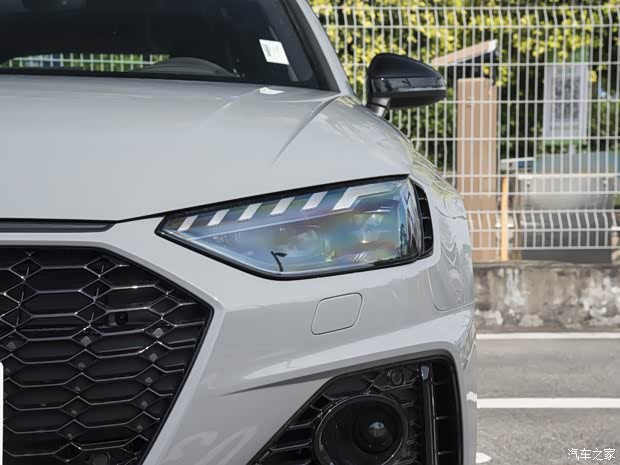 Audi Sport 奧迪RS 4 2023款 RS4 Avant 黑曜版