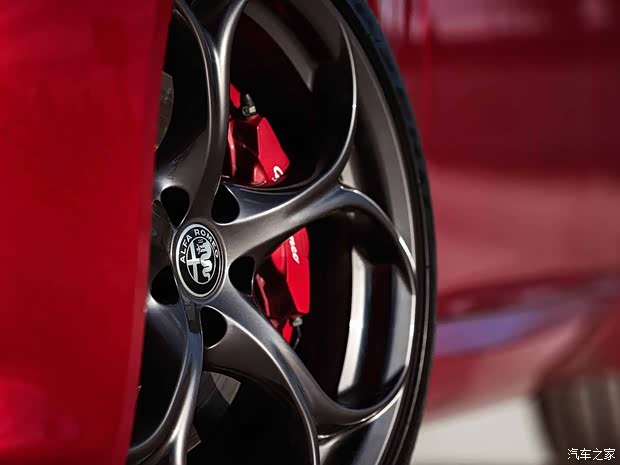 阿尔法·罗密欧 Giulia 2018款 Nero Edizione