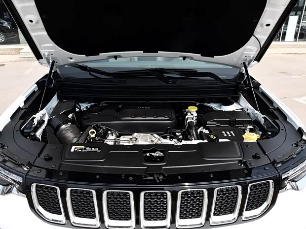 广汽菲克Jeep 大指挥官 2018款 2.0T 四驱智享版 国V