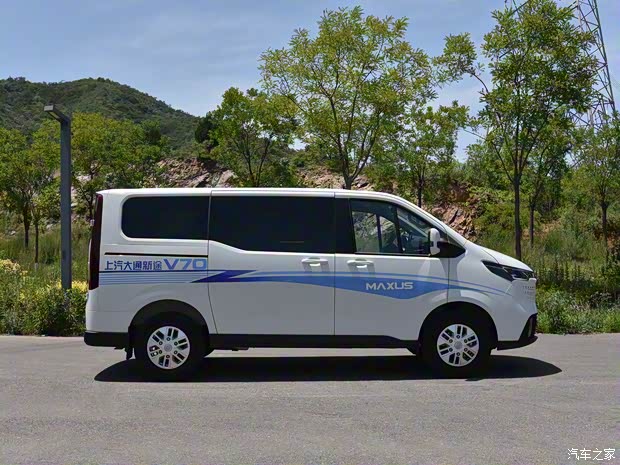 上汽大通 上汽大通MAXUS 新途V70 2023款 2.0T 精英版 自動(dòng)短軸低頂 5/6座