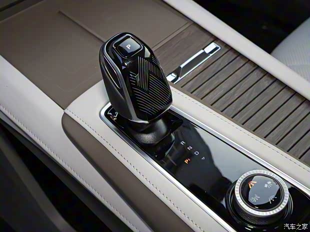 上汽集团 荣威RX9 2023款 2.0T 基本型