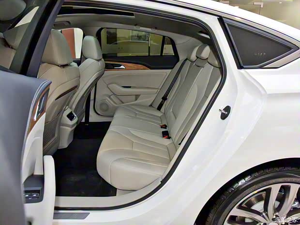 一汽红旗 红旗H5 2018款 30TD 智联御动版