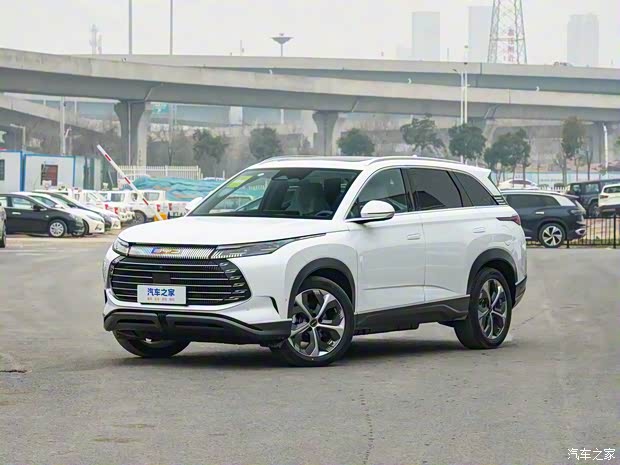 比亞迪 護(hù)衛(wèi)艦07 2023款 DM-i 100KM 旗艦型