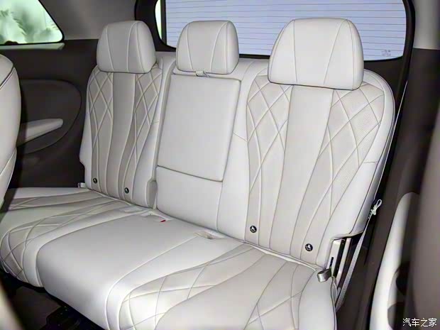 腾势汽车 腾势D9 2022款 DM-i 970 四驱旗舰型 腾势汽车 腾势D9 2022款 DM-i 970 四驱旗舰型