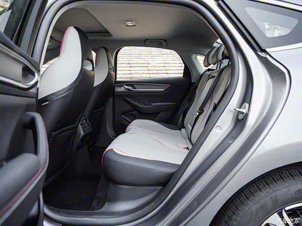 比亞迪 驅(qū)逐艦05 2022款 DM-i 120KM 旗艦型