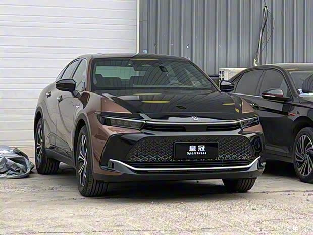 丰田(进口) 皇冠(进口) 2023款 双擎 2.5L SportCross 丰田(进口) 皇冠(进口) 2023款 双擎 2.5L SportCross