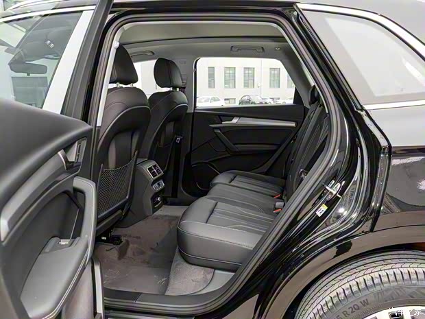 一汽奧迪 奧迪Q5L 2023款 40T 時(shí)尚動(dòng)感型