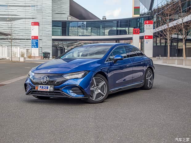梅賽德斯-EQ 奔馳EQE(海外) 2022款 500 4MATIC AMG Line