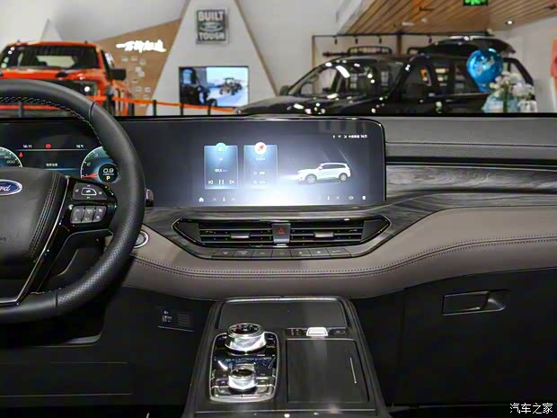 江鈴福特 領(lǐng)裕 2023款 EcoBoost 225 尊領(lǐng)型 7座(2/3/2) 江鈴福特 領(lǐng)裕 2023款 EcoBoost 225 尊領(lǐng)型 7座(2/3/2)