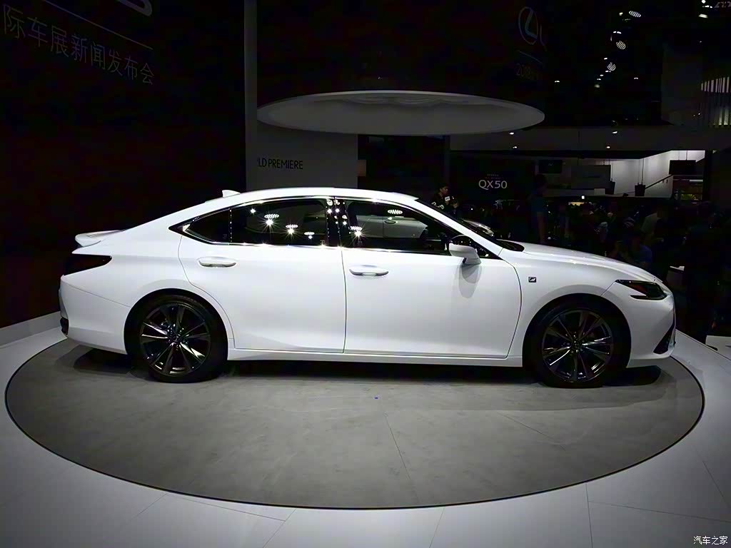 雷克萨斯ES 2018款 260 F SPORT