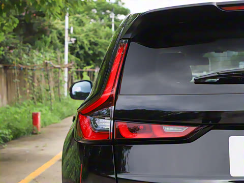 2024款 240TURBO 四驱尊耀版 5座 2024款 240TURBO 四驱尊耀版 5座