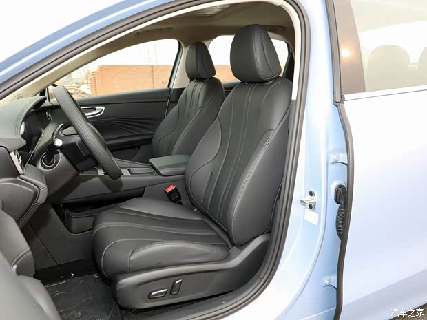 上汽集團 榮威D7 2023款 DMH 125km 超越版 上汽集團 榮威D7 2023款 DMH 125km 超越版