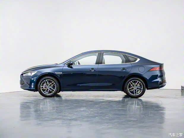 比亞迪 秦PLUS 2023款 冠軍版 DM-i 120KM 旗艦型