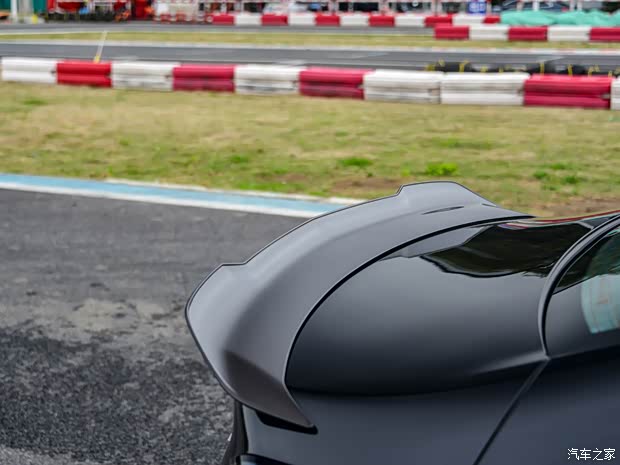 凱迪拉克(進(jìn)口) 凱迪拉克CT4(海外) 2021款 CT4-V Blackwing