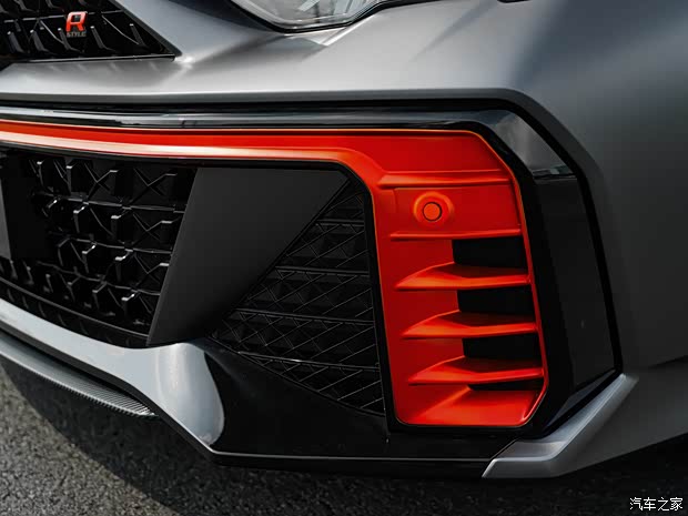 广汽乘用车 影豹 2022款 R-Style赛道版 广汽乘用车 影豹 2022款 R-Style赛道版